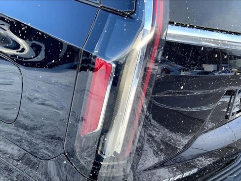 Used 2023 Cadillac Escalade Premium Luxury w/ Performance Package image 30