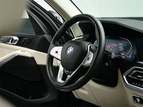 Used 2022 BMW X7 xDrive40i w/ Executive Package image 41