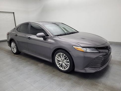Used 2020 Toyota Camry XLE image 11