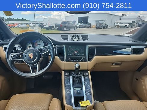 Used 2018 Porsche Macan S AWD/4WD image 3