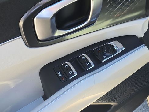 Used 2025 Kia Sorento S w/ Panoramic Sunroof Package image 19
