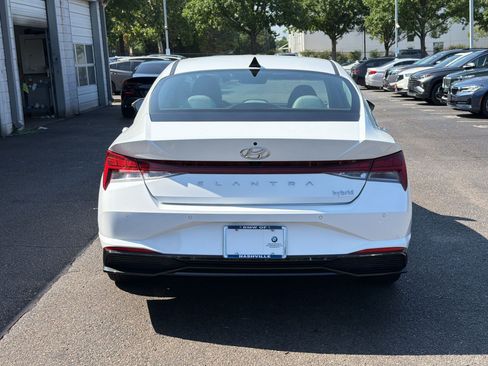 Used 2023 Hyundai Elantra Limited w/ Cargo Package FWD image 10