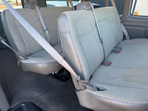 Used 2009 Chevrolet Express 1500 Passenger w/ LT Preferred Equipment Group image 17