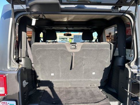 Used 2018 Jeep Wrangler Sport AWD/4WD image 12