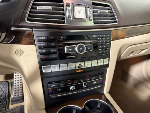 Used 2014 Mercedes-Benz E 550 Cabriolet image 25