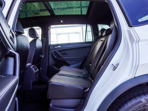 Used 2022 Volkswagen Tiguan SE R-Line image 18