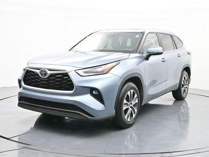 Used 2023 Toyota Highlander XLE