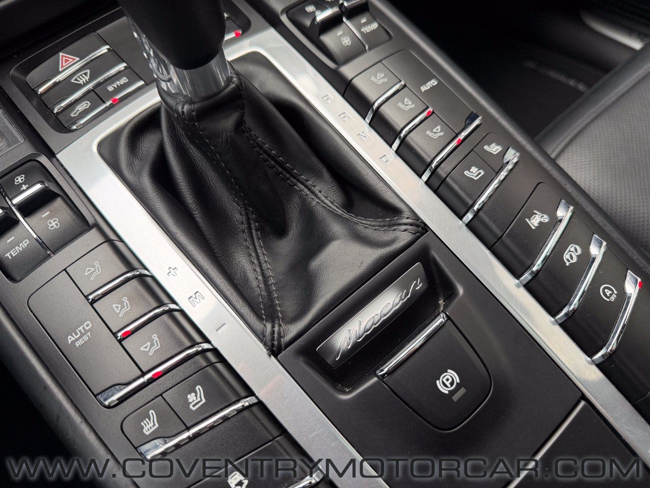 Used 2020 Porsche Macan Turbo AWD/4WD image 33