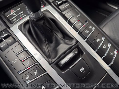 Used 2020 Porsche Macan Turbo image 33