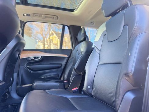 Used 2021 Volvo XC90 T6 Momentum w/ Climate Package image 23