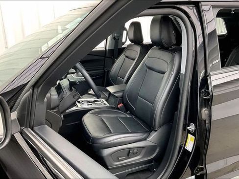Used 2023 Ford Explorer Limited w/ Limited Technology Package AWD/4WD image 8