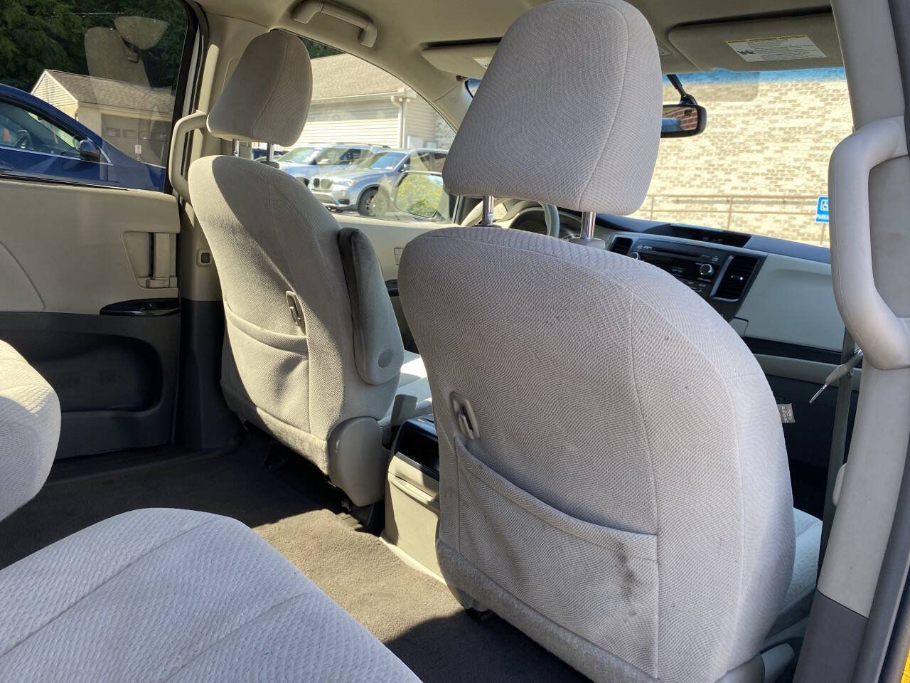 Used 2014 Toyota Sienna LE FWD image 19