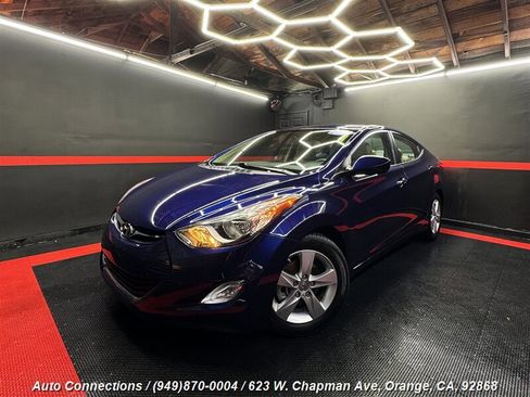 Used 2013 Hyundai Elantra GLS w/ Preferred Pkg image 2