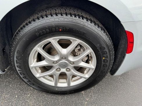 Used 2024 Chrysler Pacifica Touring-L FWD image 7