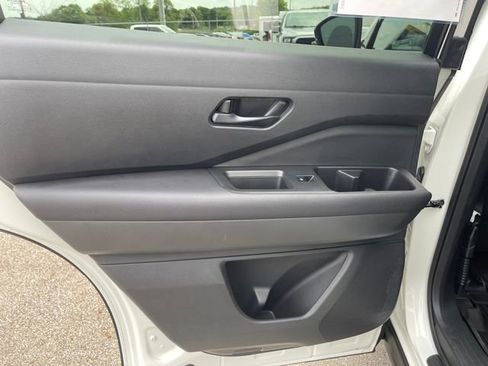 Used 2024 Nissan Pathfinder Rock Creek AWD/4WD image 29