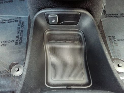 Used 2025 Chrysler Pacifica Select FWD image 49