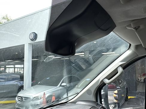 Used 2019 Ford Transit 250 130 Low Roof RWD image 18