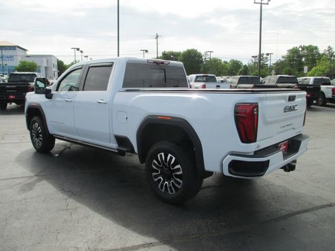 Used 2024 GMC Sierra 2500 Denali Ultimate w/ Max Trailering Package AWD/4WD image 11