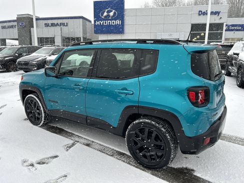 Used 2022 Jeep Renegade Altitude w/ Convenience Group image 11