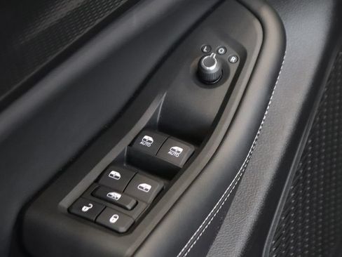 Used 2025 Jeep Grand Cherokee L Laredo w/ Luxury Tech Group I RWD image 18