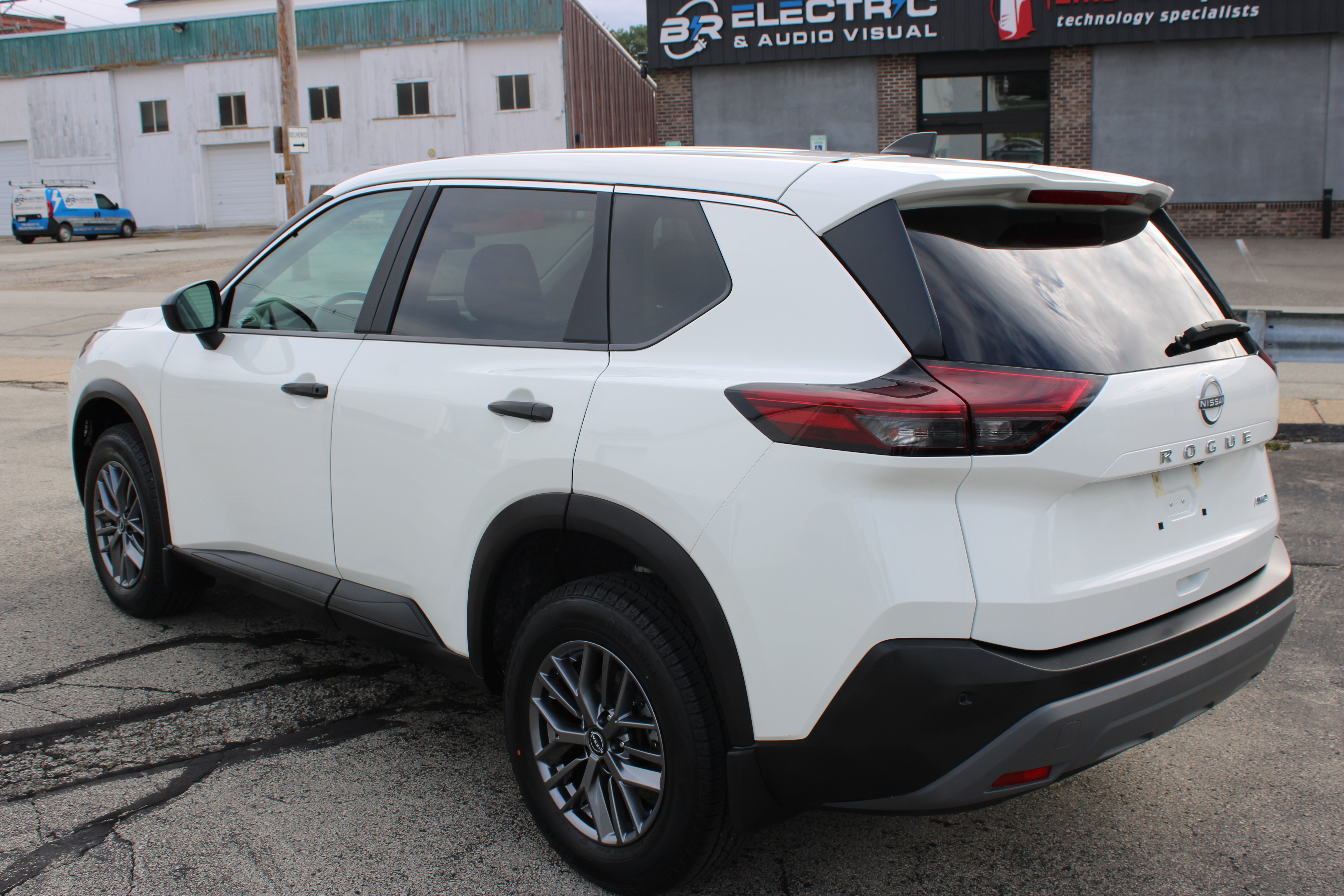 Certified 2023 Nissan Rogue S AWD/4WD image 3