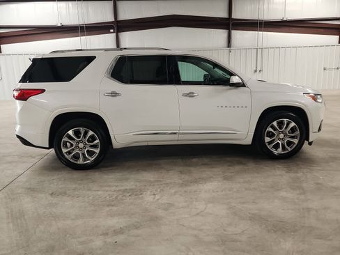 Used 2021 Chevrolet Traverse Premier FWD image 6