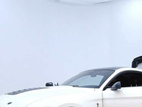 Used 2020 Ford Mustang Shelby GT500 w/ Technology Package RWD image 9