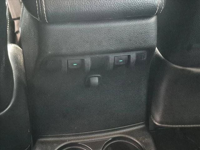 Used 2014 Jeep Wrangler Unlimited Sahara AWD/4WD image 15