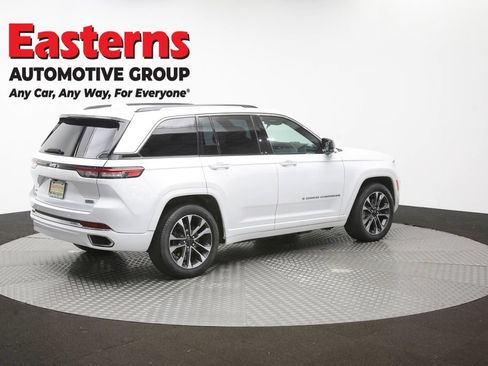 Used 2022 Jeep Grand Cherokee Overland AWD/4WD image 45