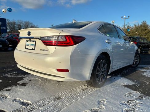 Used 2018 Lexus ES 300h image 51