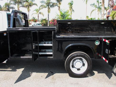 Used 2021 RAM 5500 Tradesman w/ Chrome Appearance Group image 6