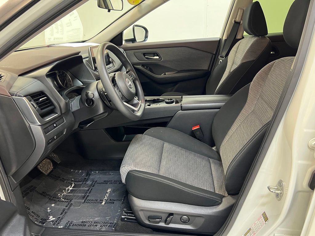 Used 2023 Nissan Rogue SV AWD/4WD image 15