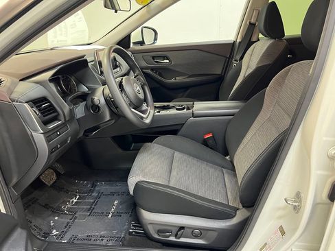 Used 2023 Nissan Rogue SV AWD/4WD image 15