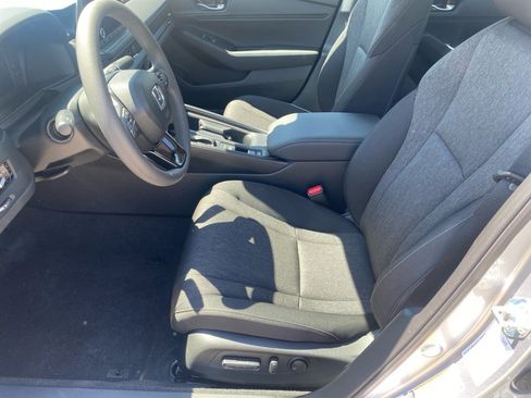 Used 2025 Honda Accord SE image 34