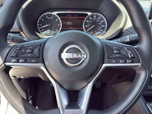 Used 2025 Nissan Sentra SV FWD image 14