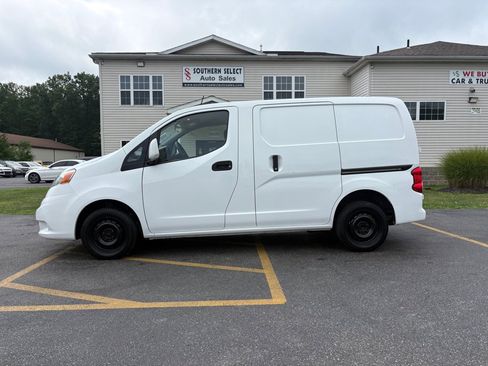 Used 2020 Nissan NV200 SV w/ Sliding Glass Door Package FWD image 1