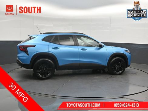 Used 2025 Chevrolet Trax ACTIV w/ Driver Confidence Package FWD image 3