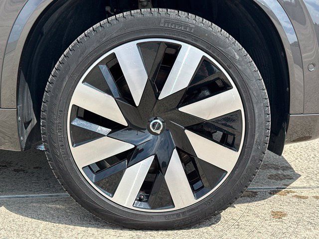 Certified 2023 Volvo XC90 T8 Ultimate w/ Protection Package Premier AWD/4WD image 11