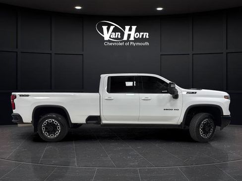 Used 2025 Chevrolet Silverado 3500 LTZ w/ Trail Boss Package AWD/4WD image 8
