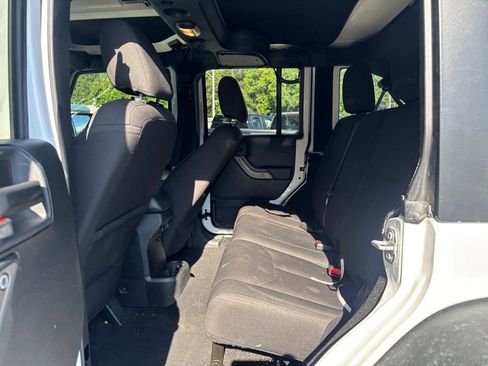 Used 2017 Jeep Wrangler Unlimited Sport w/ Quick Order Package 24S AWD/4WD image 16