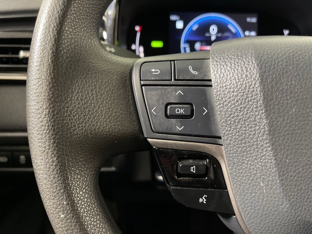 Used 2025 Toyota Camry LE FWD image 26