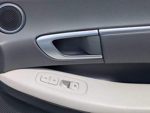 Used 2025 Hyundai Sonata SEL FWD image 33