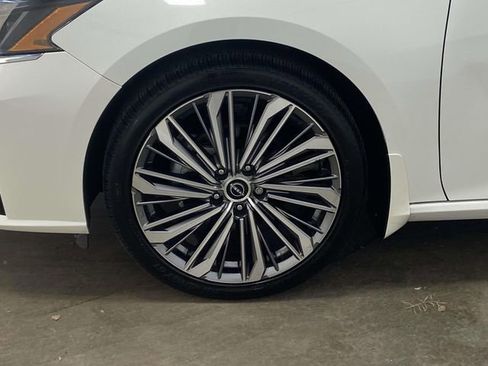 Used 2024 Nissan Altima 2.5 SL image 8