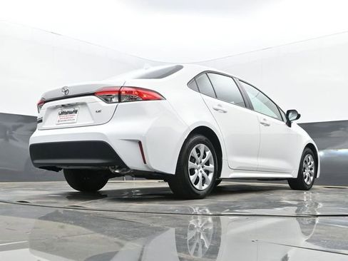 Used 2025 Toyota Corolla LE w/ Convenience Package image 24