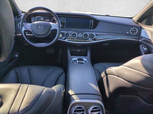 Used 2017 Mercedes-Benz S 550 Sedan image 18