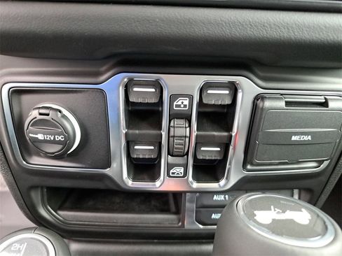 New 2025 Jeep Wrangler Unlimited Sahara image 28