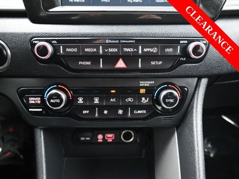 Used 2019 Kia Niro LX image 27