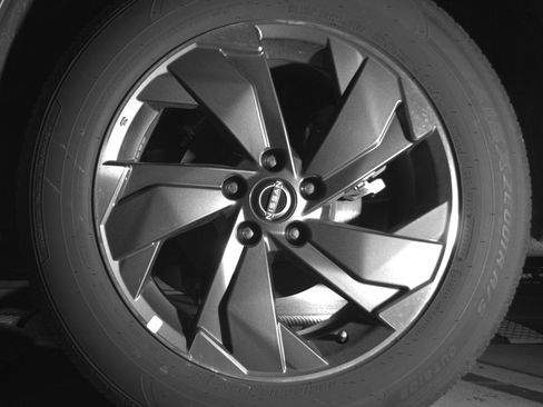 Used 2025 Nissan Rogue SV FWD image 14