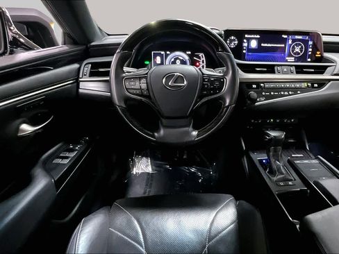 Used 2020 Lexus ES 300h w/ Accessory Package 2 FWD image 6