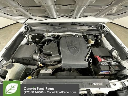 Used 2017 Toyota Tacoma SR5 w/ Tow Package AWD/4WD image 31